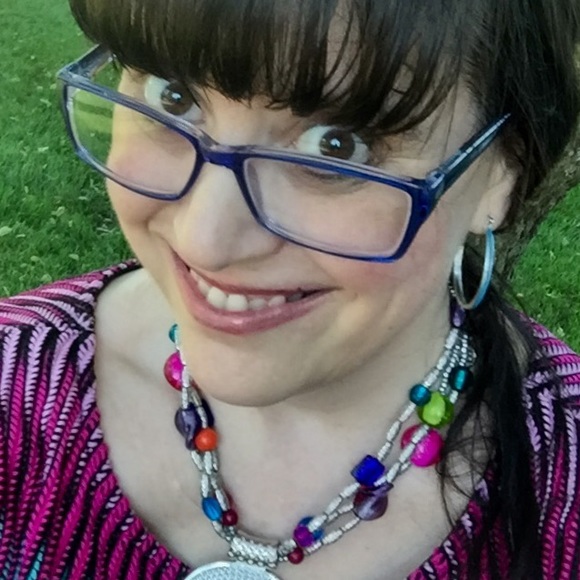 👩🏻 Shades, Glasses, or None? 👩🏻 - Picture 2 of 8